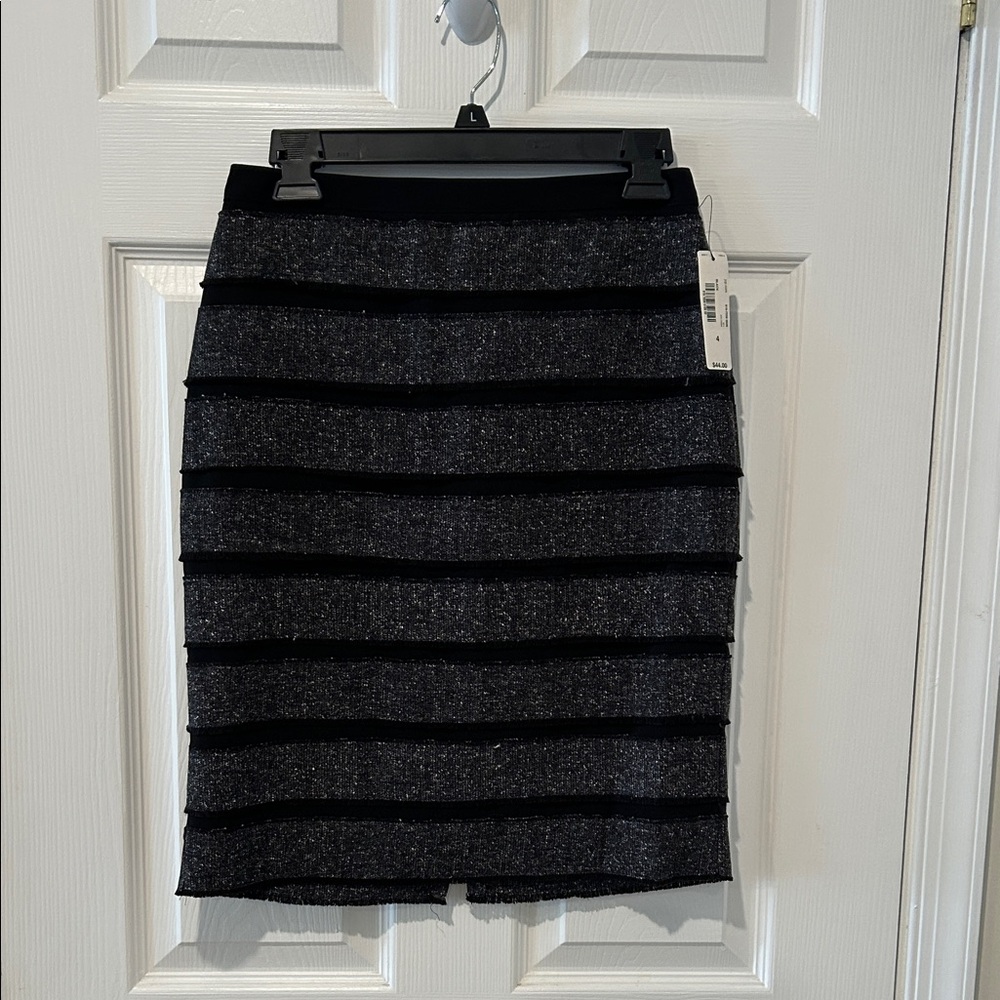 Worthington Black and Gray Textured Pencil Skirt